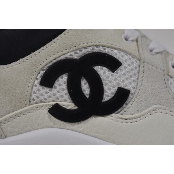 Chanel REV White Black CC Logo Leather Lace Up Flat Runner Trainer Sneaker 39.5 - Picture 4 of 12